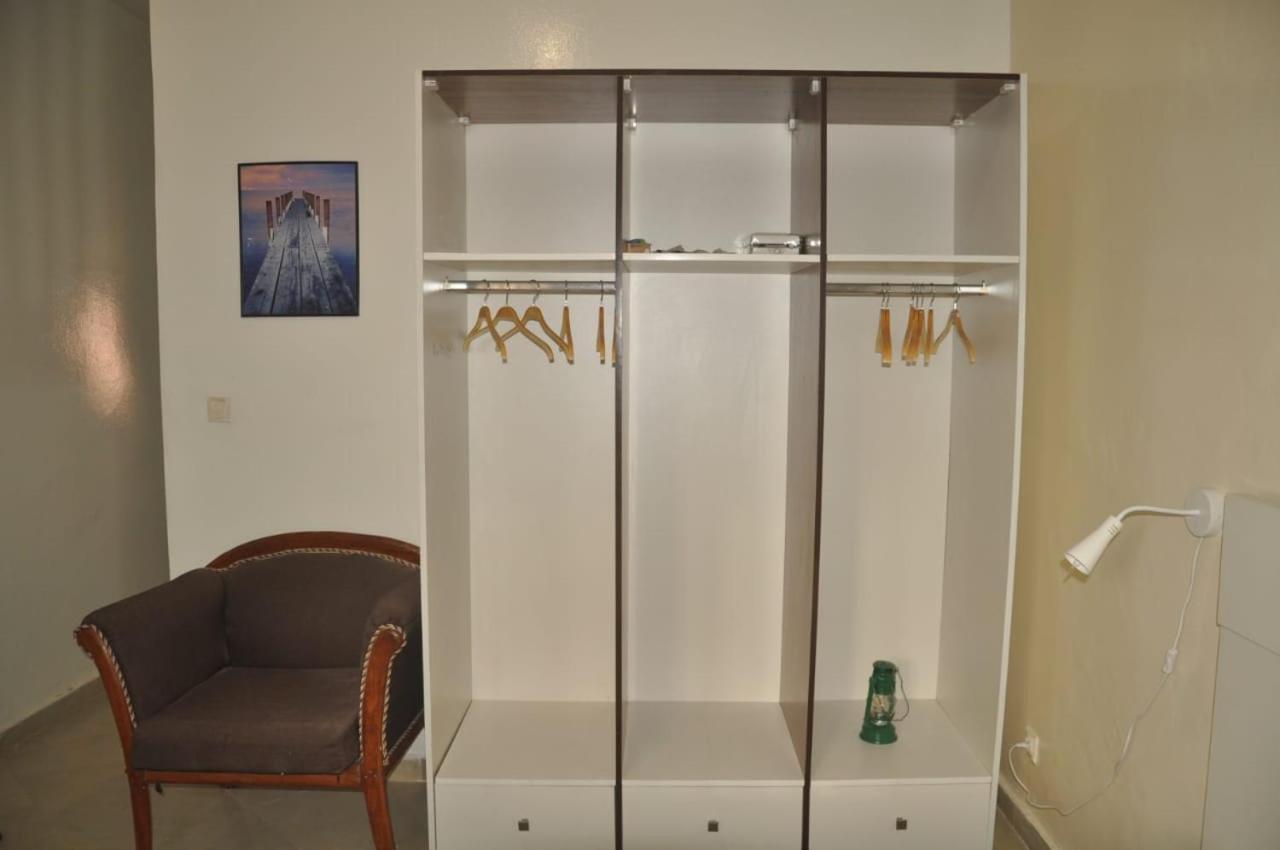 "La Coquille", Joli Loft, Moderne, Propre, Sur Et Calme Au Coeur De Saly Apartment Exterior photo